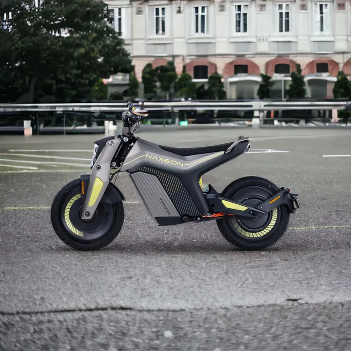 NAXEON I AM. : Un mini-moto électrique unique pour les navetteurs urbains